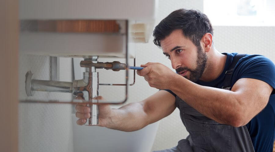 Sink pipe leak repair in Gladstone, NM